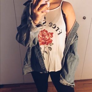 white tank top w rose that says free spirit